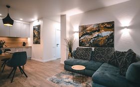 Ravelli 7 Apartment